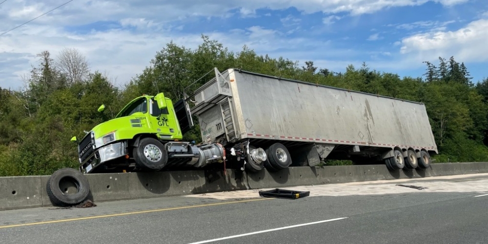 #Towing Service #Roadside Assistance #24-Hour Towing #Emergency Tow Truck #Reliable Towing #Quick Response Towing #Affordable Towing